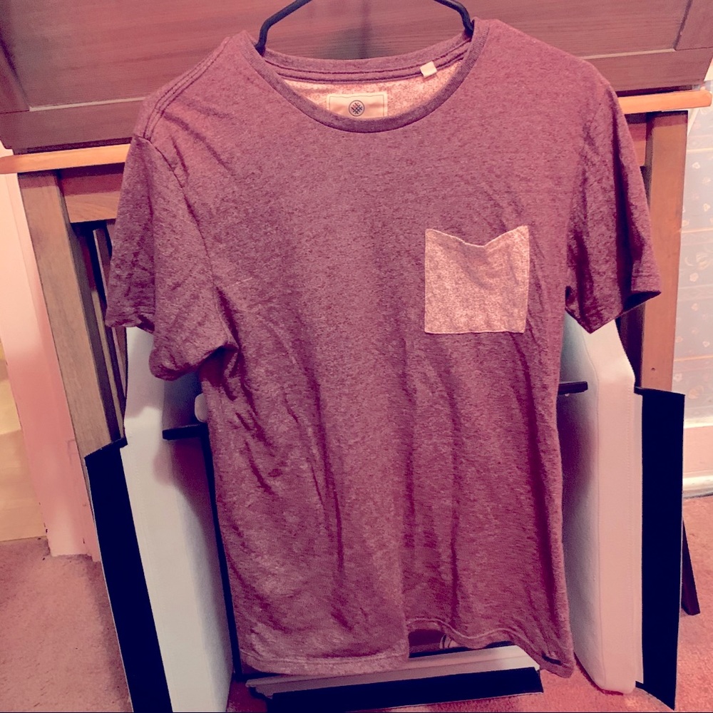 Men’s Small T-Shirt w/ Front Pocket
